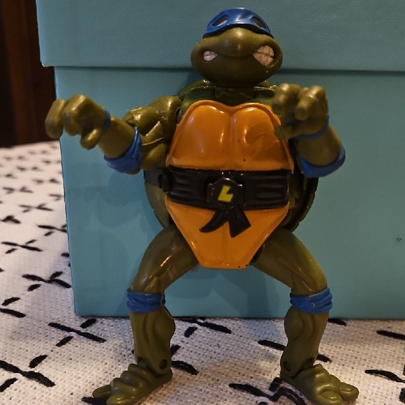Playmates Toys Other - Vintage 1992 Playmates  Teenage Mutant Ninja Turtles MUTATIN' LEO Leonardo